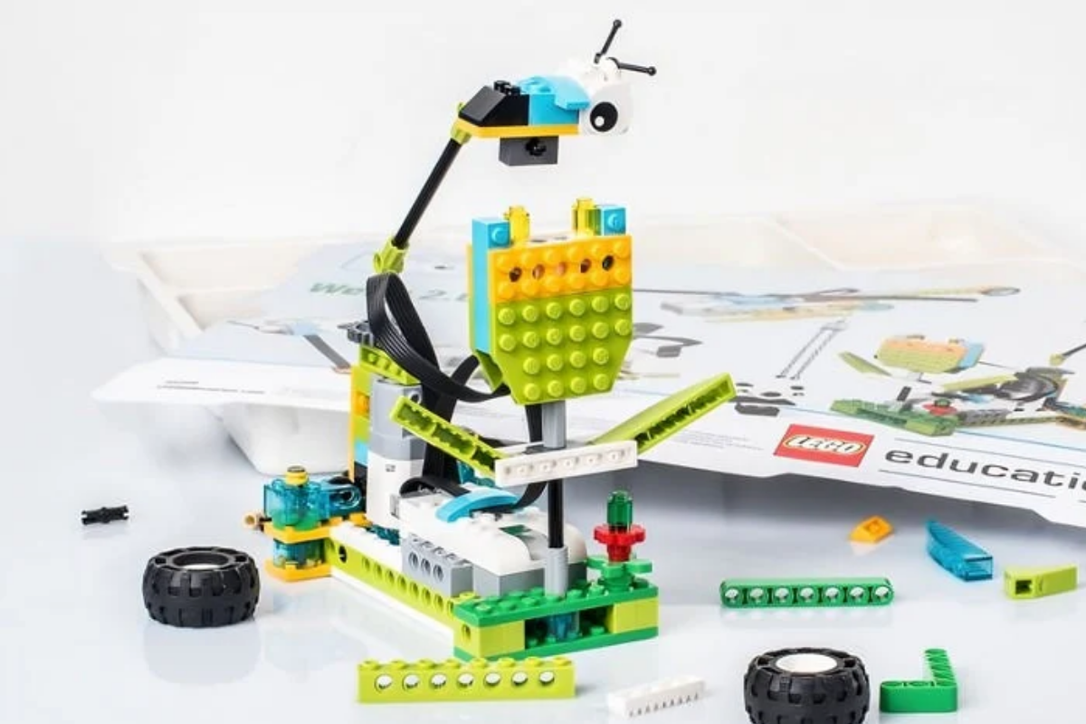 hoc-robotics-cho-tre-tai-nha-1